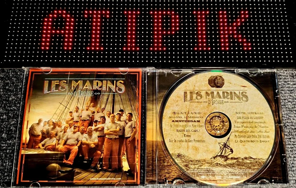 🌊 Zeldzame cd: Les Marins d'Iroise - Schatten van de zee die absoluut ontdekt moet worden! 🚢 – photo 3